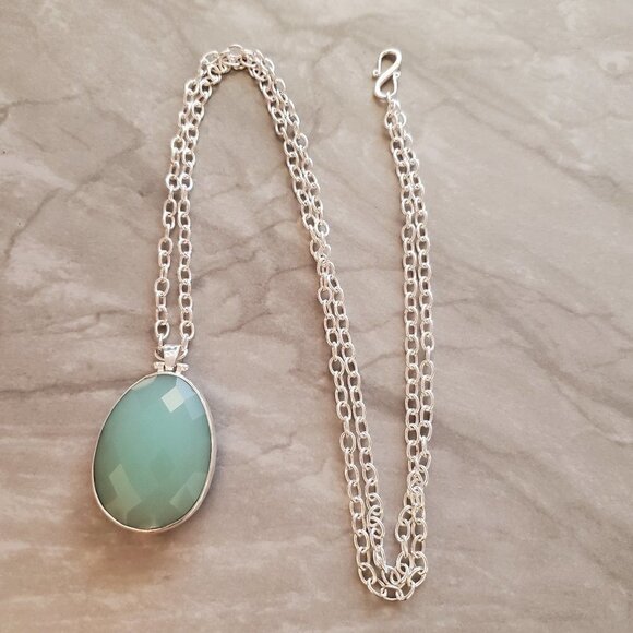 Stella & Dot Jewelry - 💕 Stella and Dot Reversible Sanibel Pendant Necklace 💕
